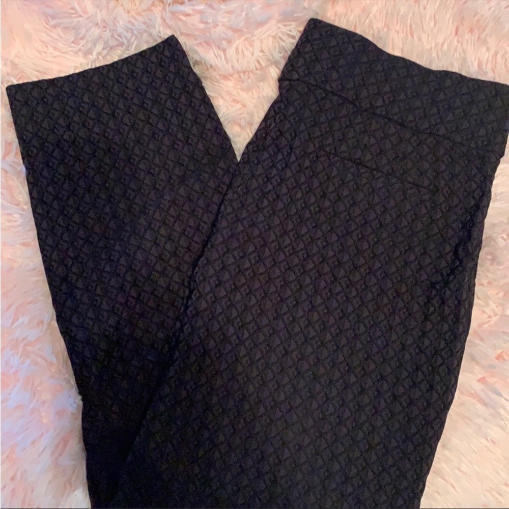 EC APT 9 Brynn Pattern Cropped Pant